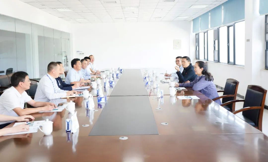 快樂過“雙節(jié)”，安全不放假｜河南農(nóng)投集團黨委書記、董事長李曉寰一行蒞臨花花牛乳業(yè)集團開展“雙節(jié)”安全生產(chǎn)大檢查活動并慰問一線職工、