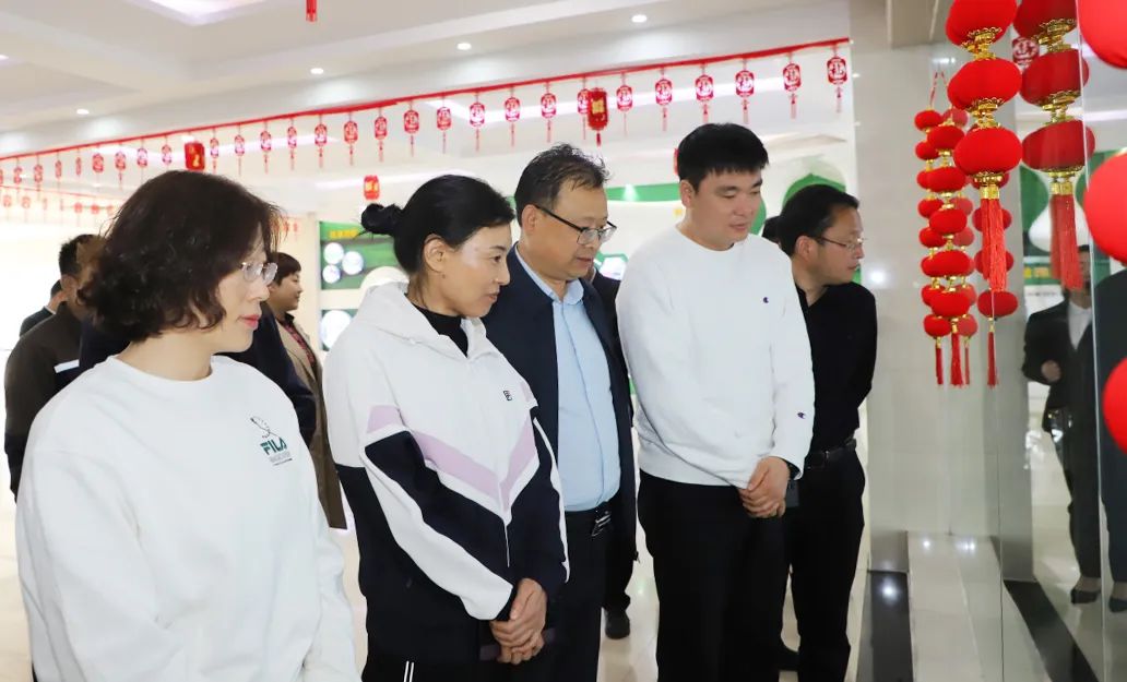 花花牛丨駐馬店市遂平縣政協(xié)黨組書記、主席張衛(wèi)東一行蒞臨花花牛魯山瑞亞牧場參觀