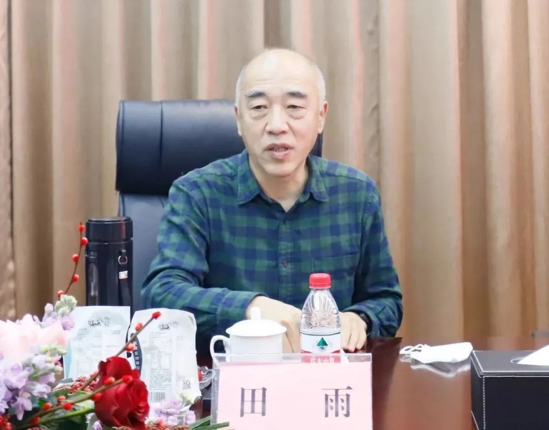 新年開(kāi)新局 合作促發(fā)展丨佳木斯市委常委、副市長(zhǎng)閆志剛一行蒞臨花花牛乳業(yè)集團(tuán)及佳田企業(yè)考察座談
